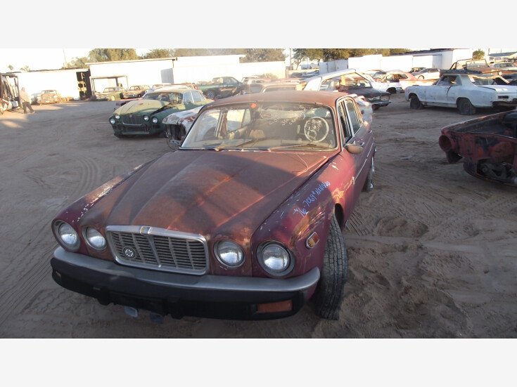 Thumbnail Photo undefined for 1976 Jaguar XJ6